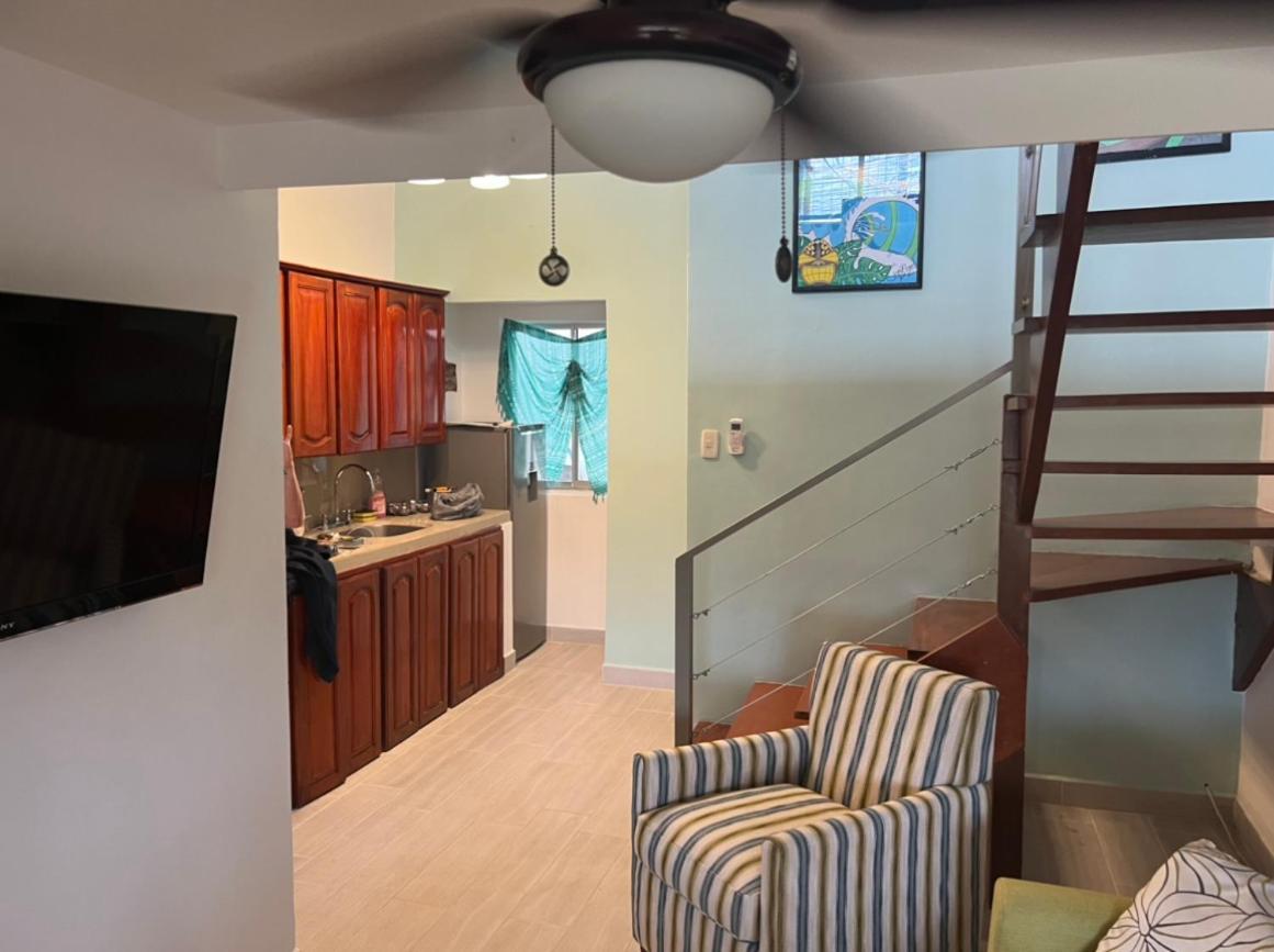 Enchanting 3 Bedroom 2 Bath In The Heart Of Apartment *