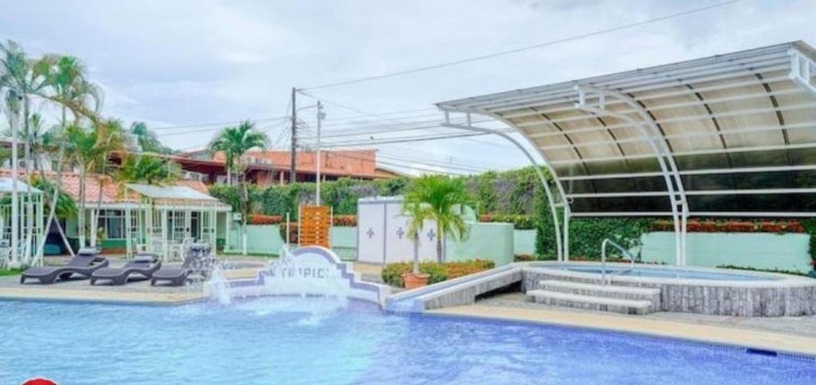 Enchanting 3 Bedroom 2 Bath In The Heart Of Apartment