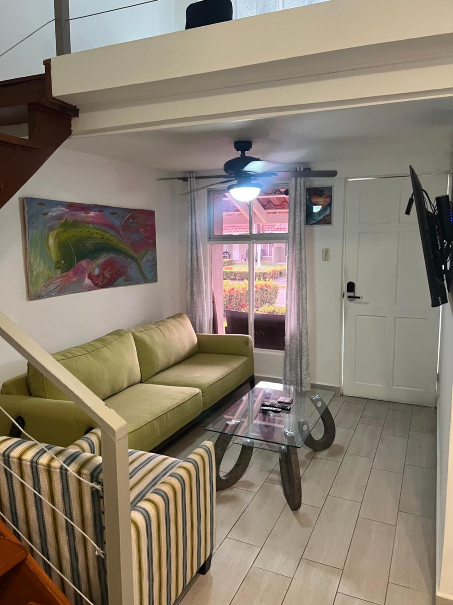 Enchanting 3 Bedroom 2 Bath In The Heart Of